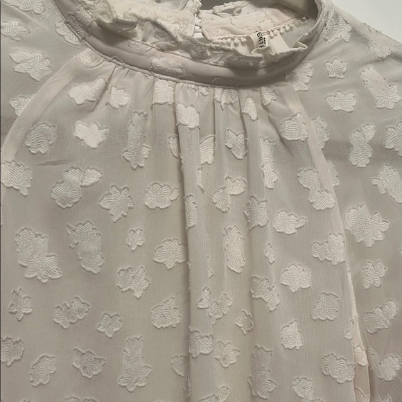 Feather Bone Anthropologie Short Sleeve Ruffled Off White Top Blouse Size Medium - Picture 7 of 13